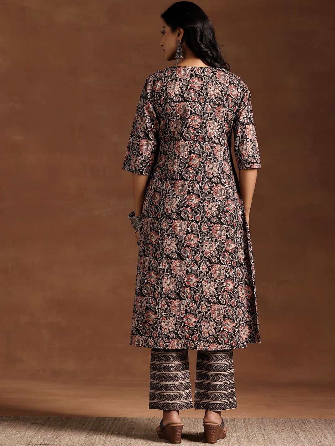Libas Women Floral Printed Panelled Pure Cotton Kurta with Trousers