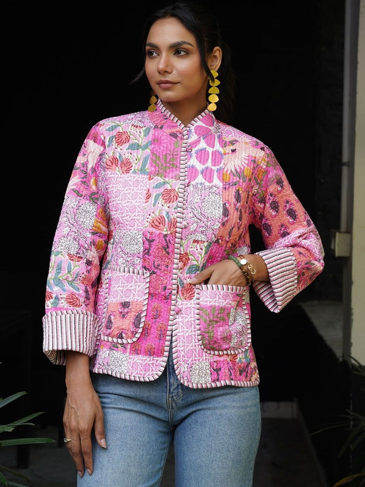Jaket Berkuilt Bunga-bungaan Wanita House of Chikankari dengan Patchwork