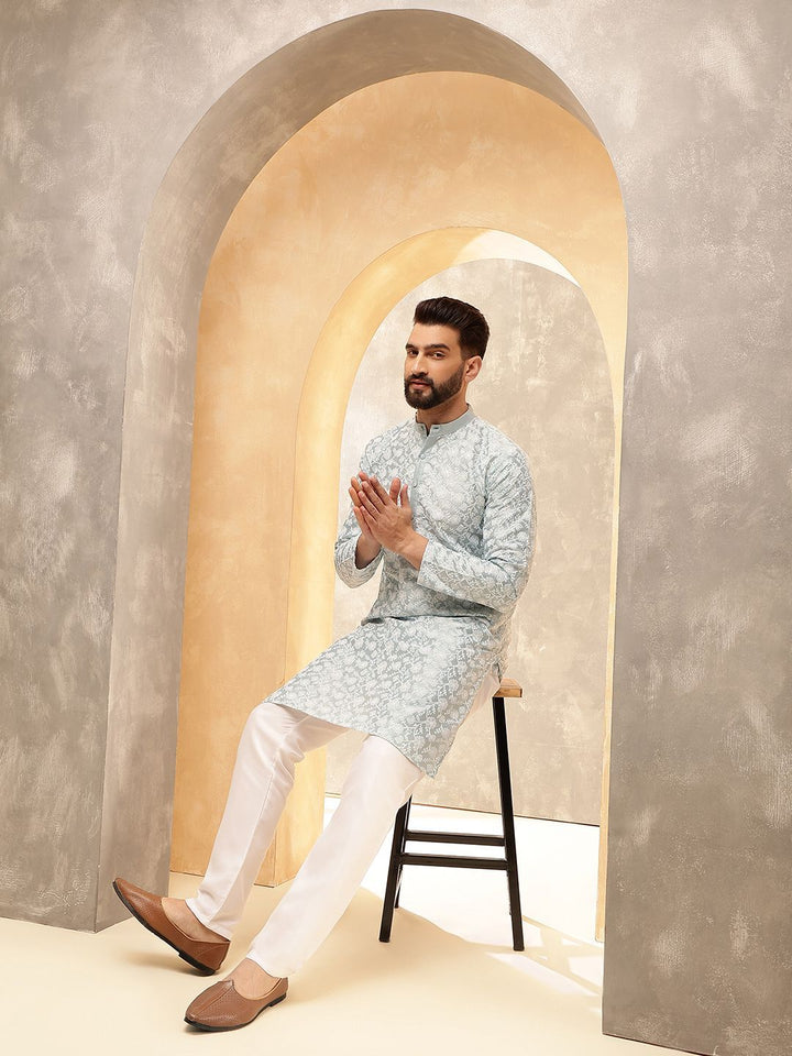 Kurta Lurus Kolar Mandarin Kelabu Kelabu Bersulam Bunga Dengan Piyama