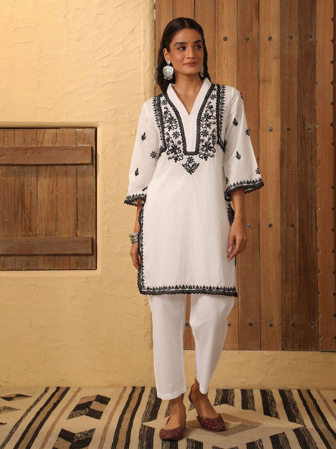 House of Chikankari Women White Cotton Chikankari Embroidered Kurta Set