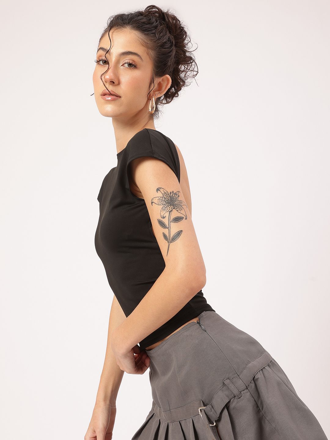 DressBerry 90s Babe Backless Fitted Top