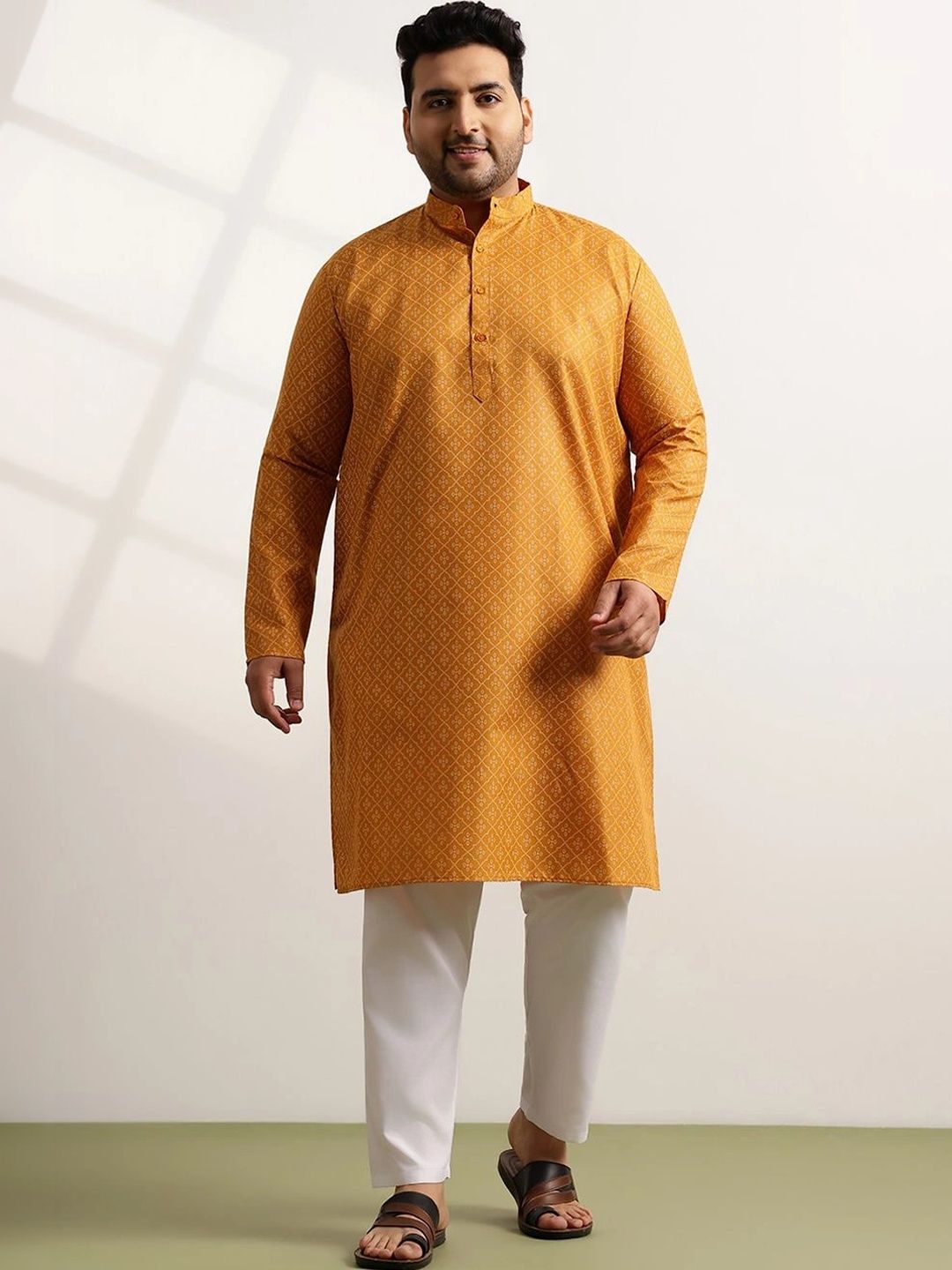 SOJANYA PLUS Men Printed Regular Kurta with Pyjamas