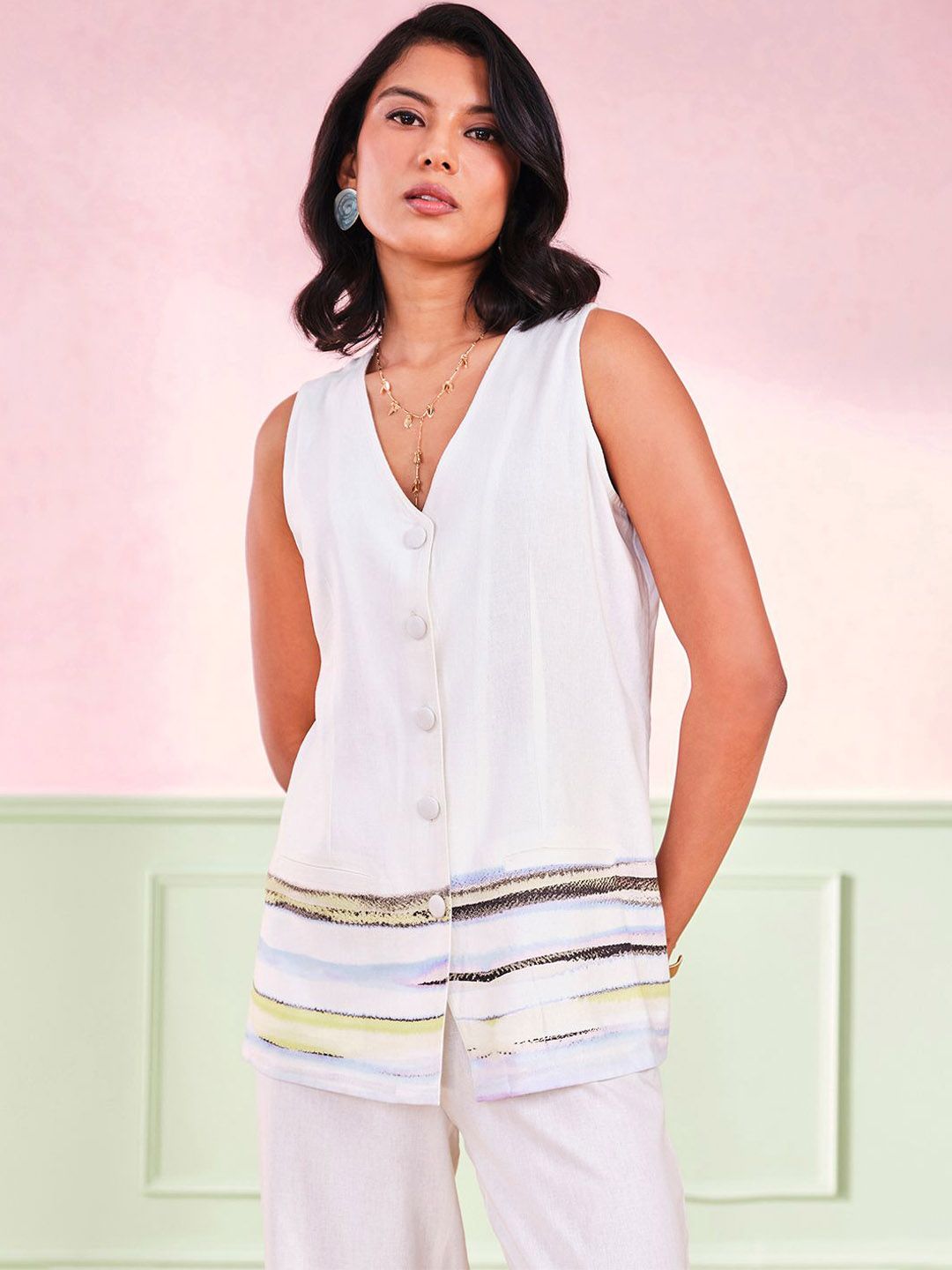 AND V-Neck Shirt With Trousers