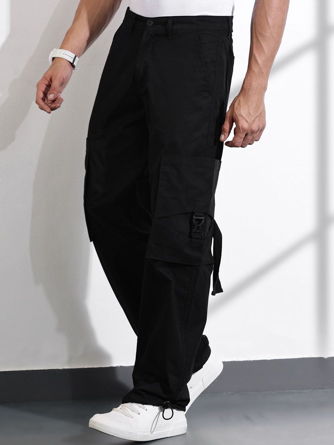 Thomas Scott Men Cotton Mid-Rise Original Cargos Trousers