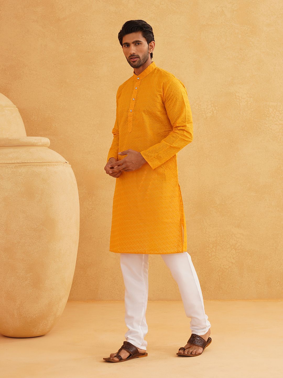 SOJANYA Geometric Embroidered Mandarin Collar Pure Cotton Straight Kurta