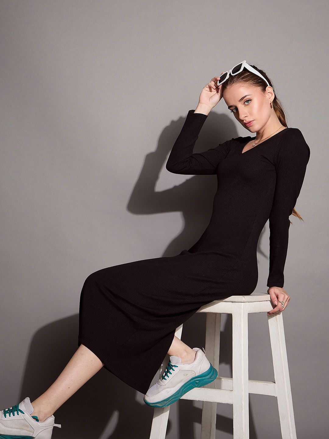 SASSAFRAS BASICS Bodycon Solid Midi Dress