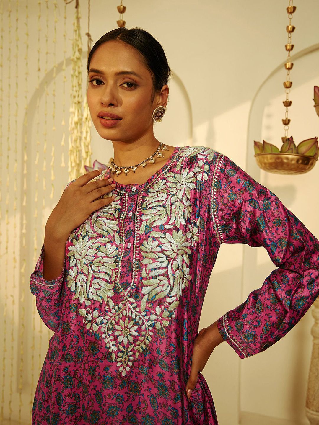 House of Chikankari Women Pink Crepe Chikankari Embroidered Kurta Set