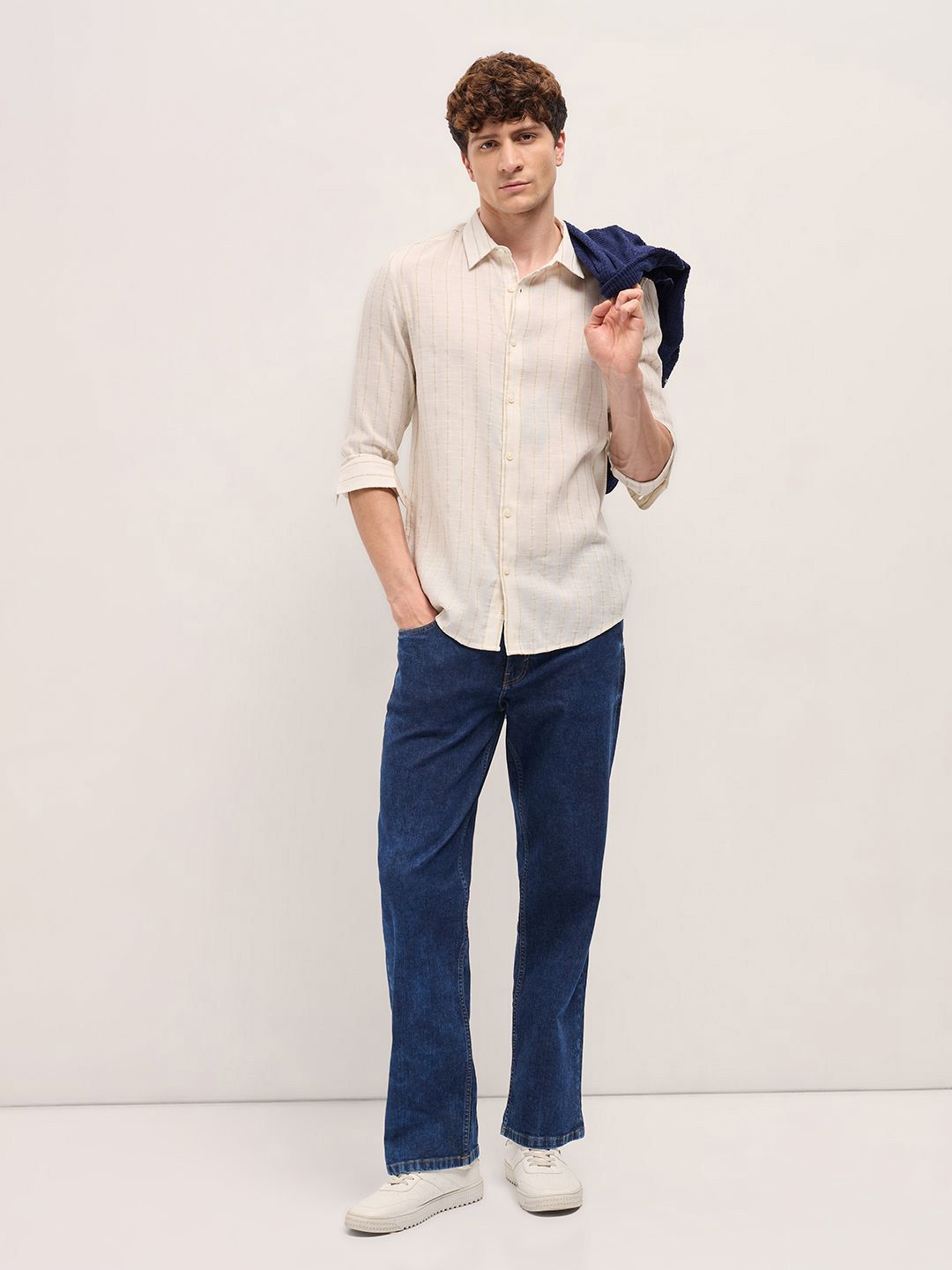 THE BEAR HOUSE Men Slim Fit Spread Collar Vertical Striped Casual Shirt