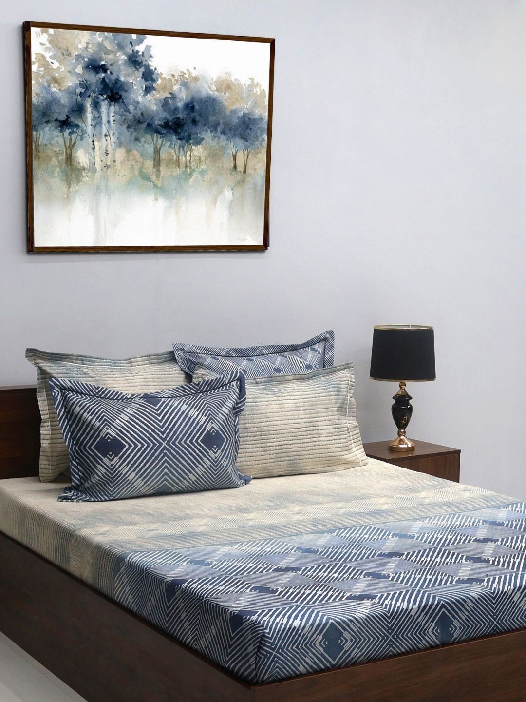 BOMBAY DYEING Urban Living Grey Printed Cotton 400 TC King Bedsheet with 4 Pillow Covers