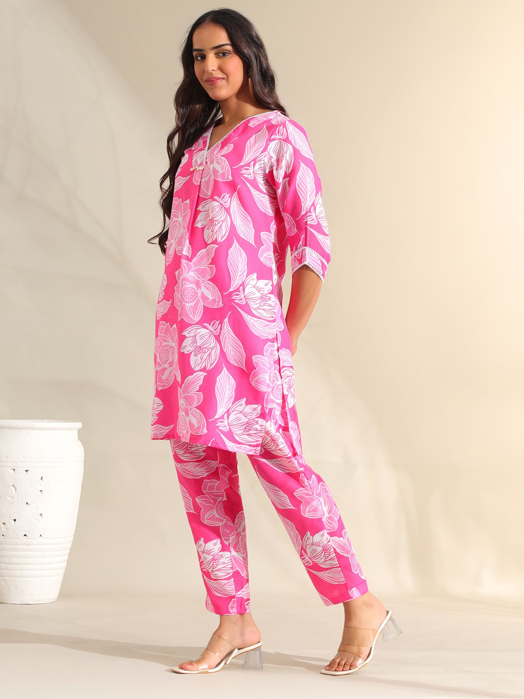 Mamicha Women Floral Printed Regular Pure Cotton Kurta with Trousers