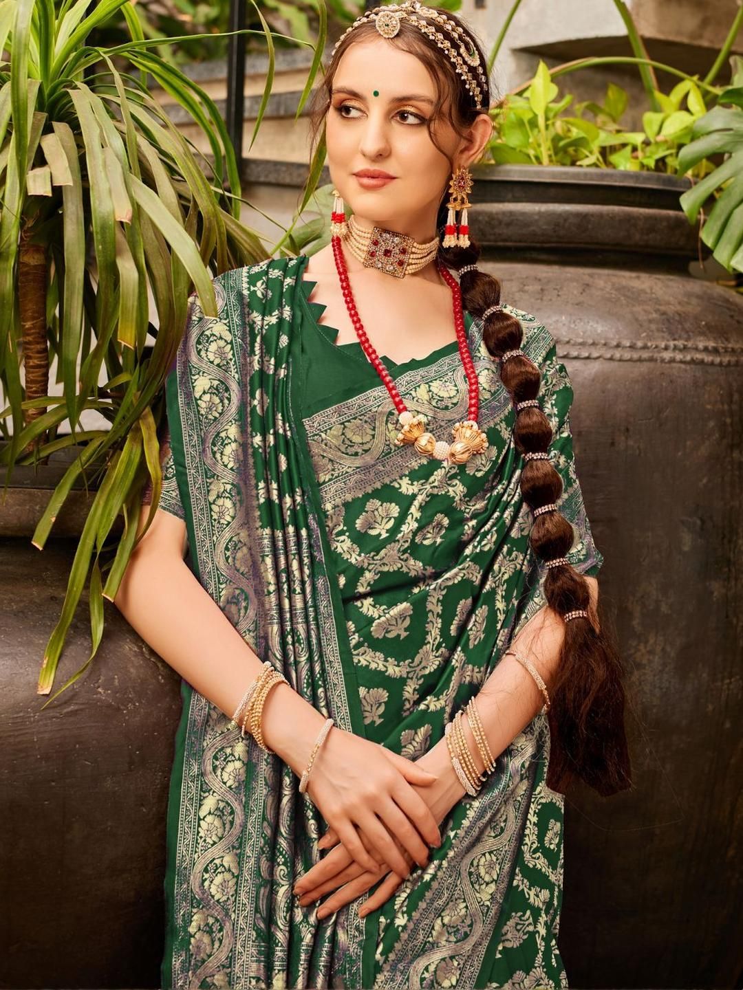 KALINI Woven Design Silk Blend Banarasi Saree