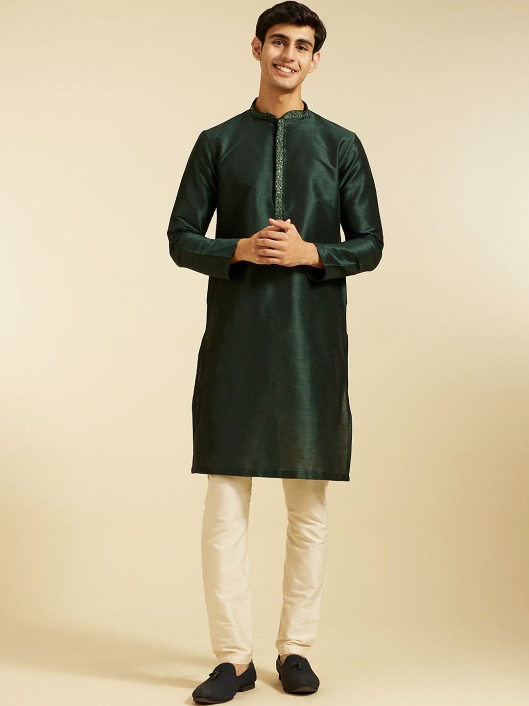 Diwas by Manyavar Floral Embroidered Mandarin Collar Thread Work Straight Kurta