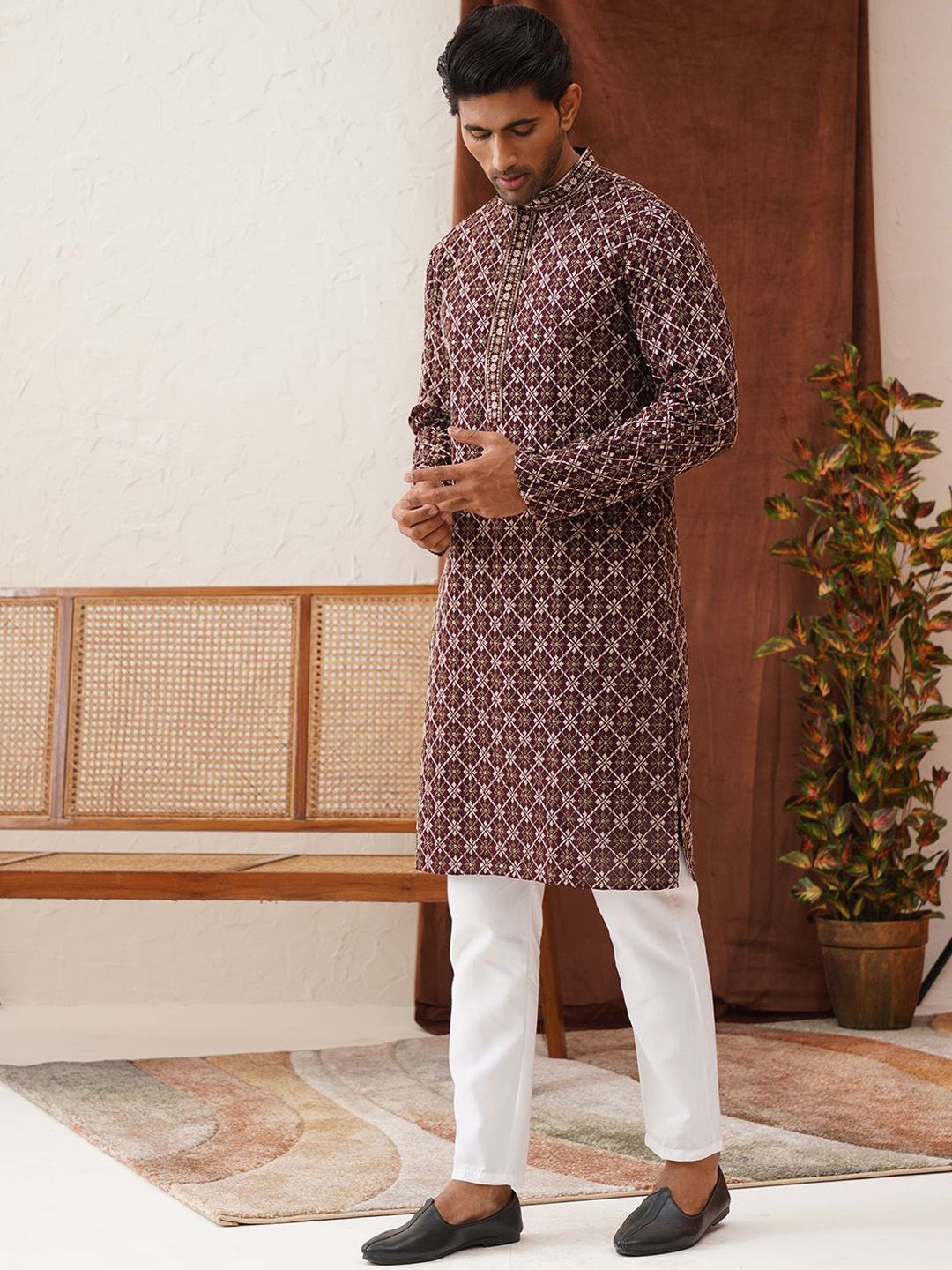 Jompers Men Embroidered Regular Sequinned Kurta with Pyjamas