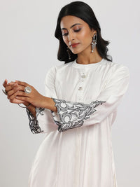 Libas White Floral Embroidered Thread Work Panelled A-Line Kurta with Trouser & Dupatta