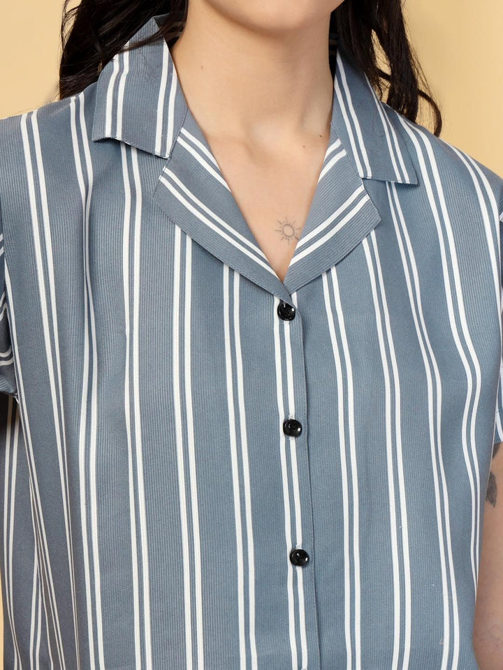 Klotthe Wanita Kelabu Dan Putih Bercetak Lapel Bercetak Lengan Pendek Malam