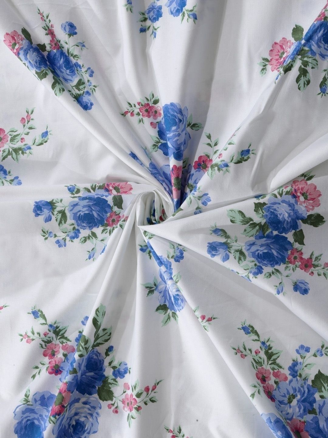BOMBAY DYEING 525B Blue & White Floral 164 TC Pure Cotton Queen Bedsheet Set