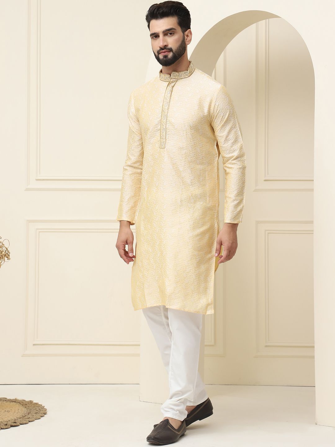 SOJANYA Paisley Sulam Biasa Benang Kerja Cotton Silk Kurta Dengan Pijama