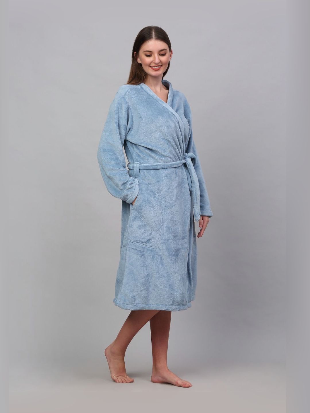 KLOTTHE Blue Wollen Long Sleeves Bath Robe With Belt