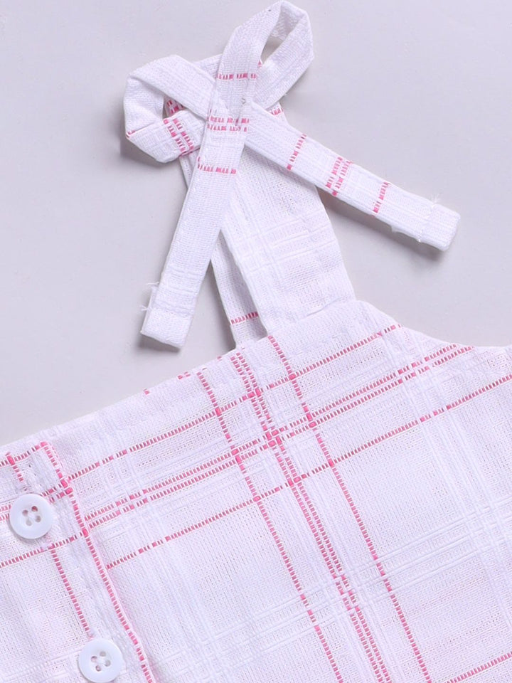 Moms Love Infant Girls Cotton Checked Top with Shorts