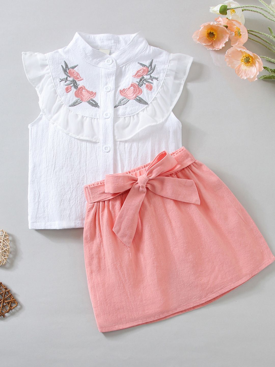 YK Infant Girls Embroidered Top & Shorts Clothing Set