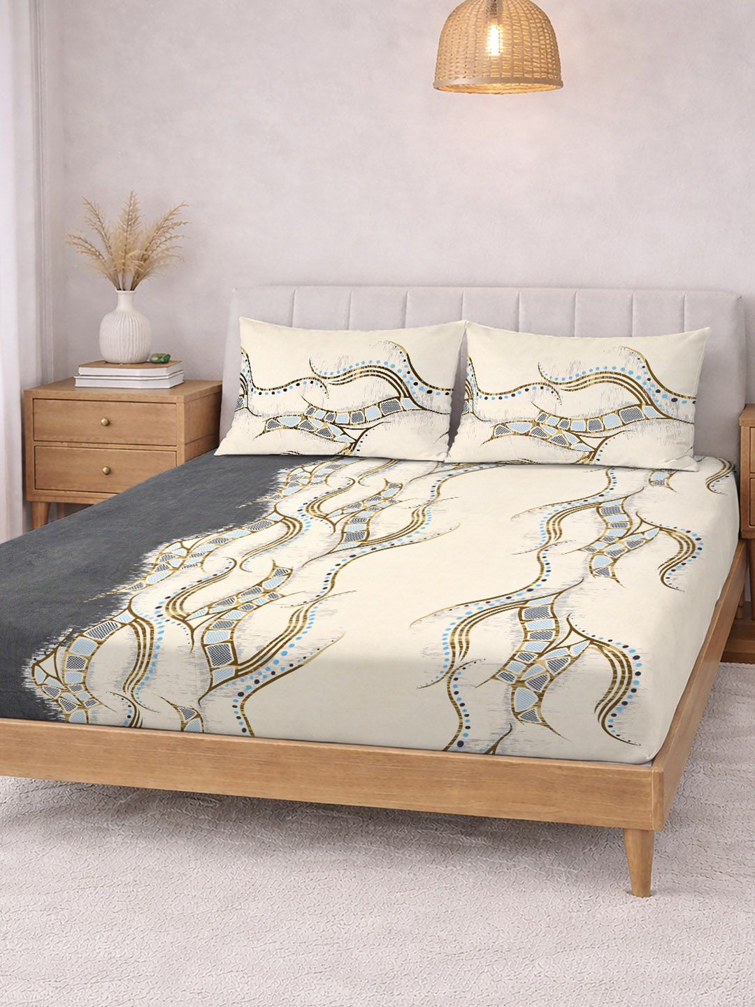 KLOTTHE Cream Color & Blue Printed 300 TC Double Bedsheet & 2 Pillow Covers-2.5 m x 2.25 m