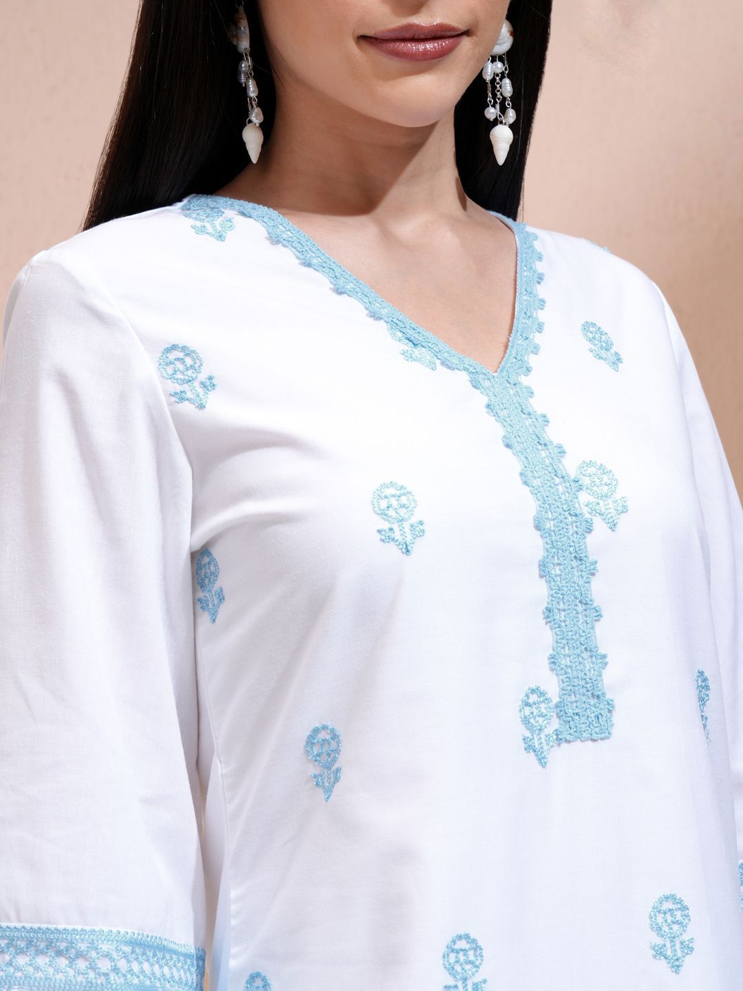 Vishudh White Floral Embroidered V-Neck Three-Quarter Sleeves Regular Straight Kurta