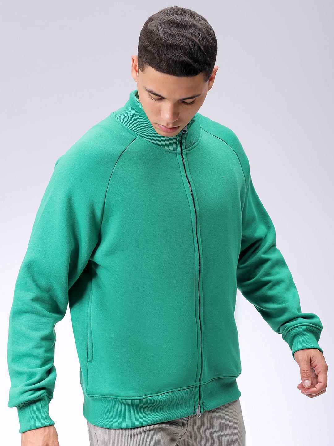The Indian Garage Co Mens Green Relaxed Fit Solid Front open-Highneck Sweatshirts