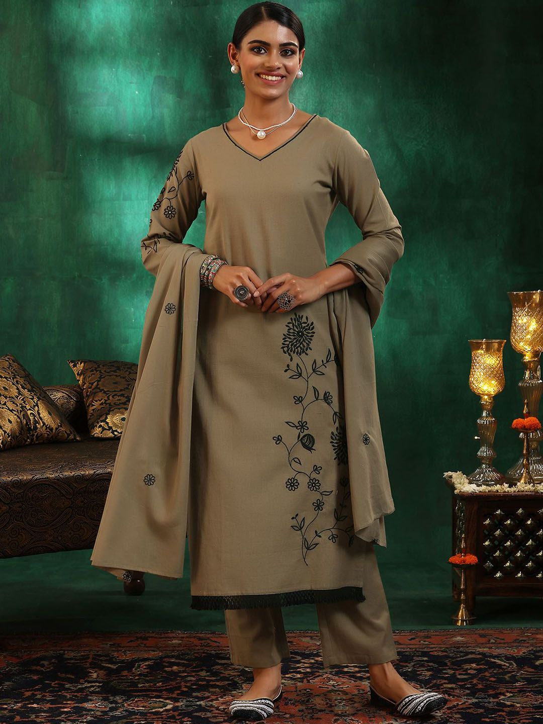 Libas Women Floral Embroidered Regular Thread Work Pure Cotton Kurta with Trousers & With Dupatta