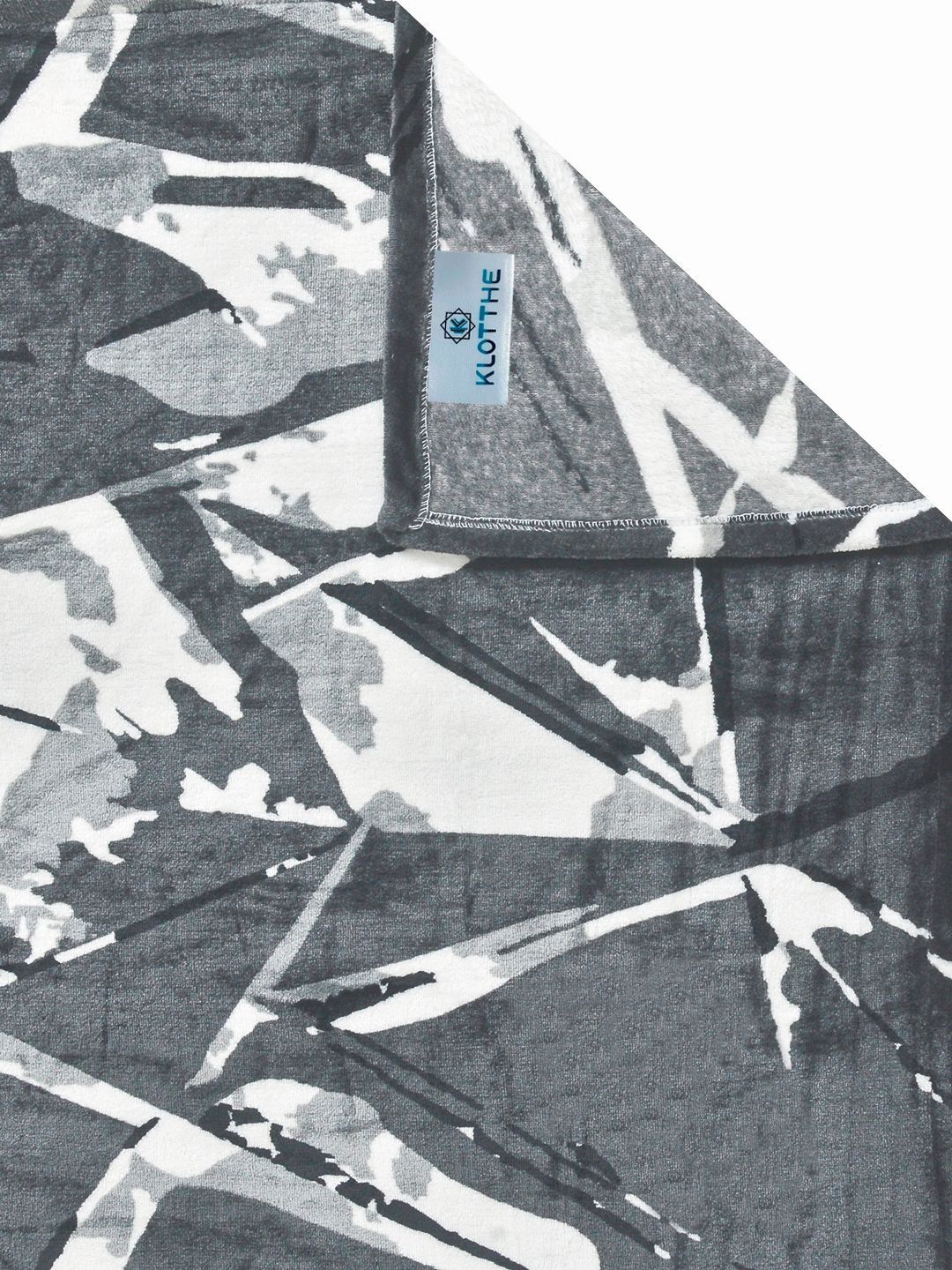 KLOTTHE Grey Geometric Printed Flat 300 TC Woolen King Double Bedsheet With 2 Pillow Cover