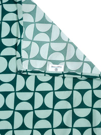 KLOTTHE Green Geometric Printed 300TC Double King Bedsheet With 2 Pillow Covers