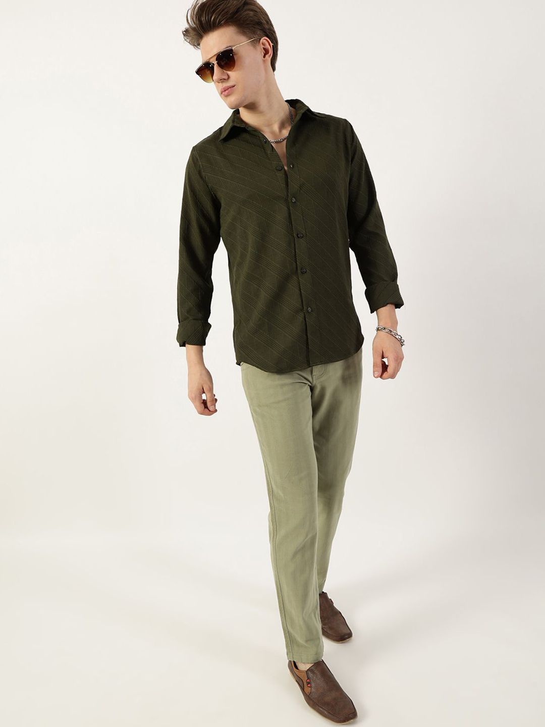 Thomas Scott Men Premium Spread Collar Textured Solid Slim Fit Casual Shirt