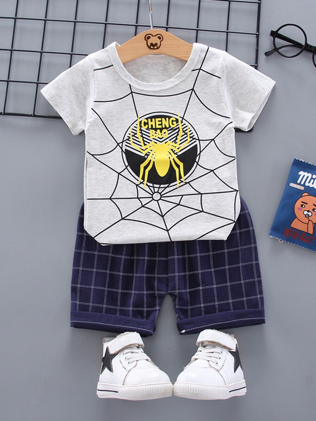 YK Boys Printed T-Shirt & Shorts Clothing Set