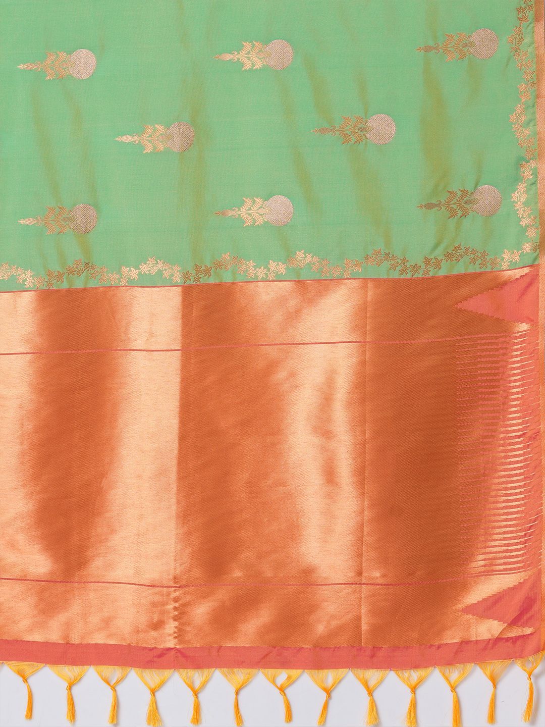 House of pataudi Woven Design Pure Silk Jamdani Saree With Blouse Piece