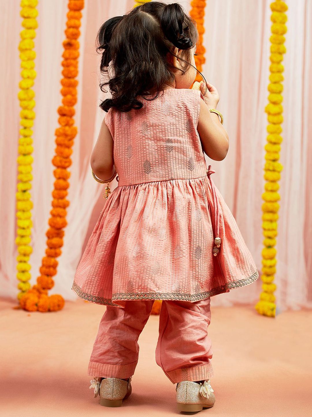 VASTRAMAY Girls Ethnic Motifs Woven Design Pleated Kantha Work Kurta With Trousers