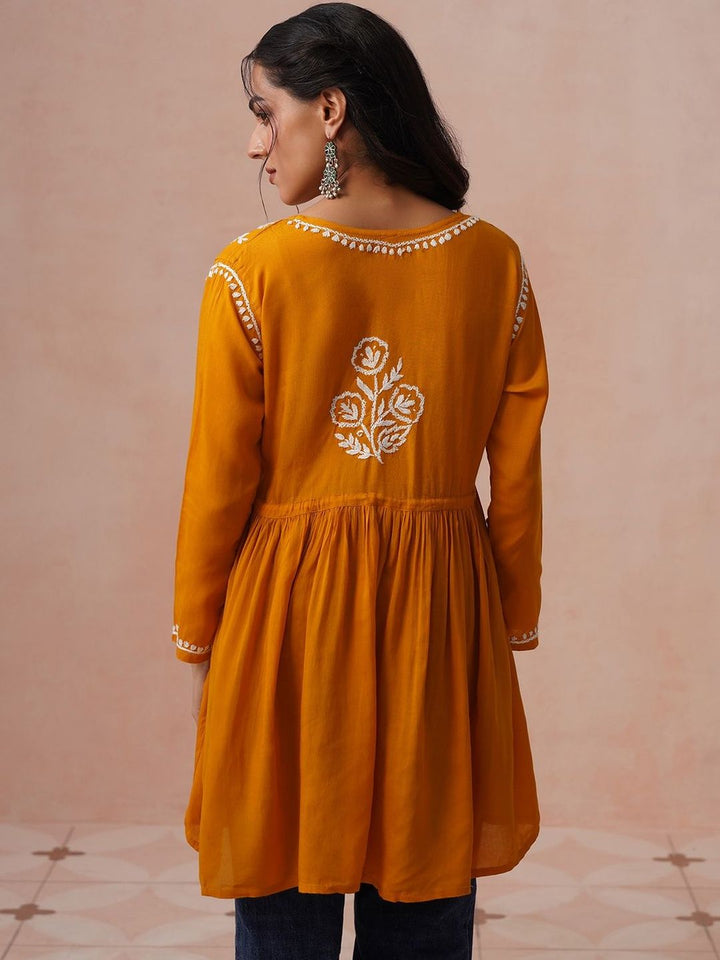 House of Chikankari Women Floral Embroidered Chikankari Kurta