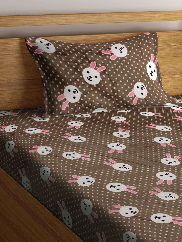 Myntra Elegant Homes Kartun Coklat Dilengkapi Cadar Bujang Bulu 300 TC dengan 1 Sarung Bantal