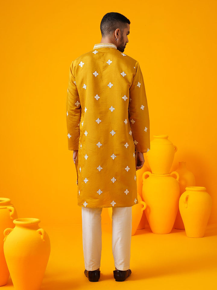 SOJANYA LUXE Floral Embroidered Mandarin Collar Sequinned Straight Kurta With Trouser