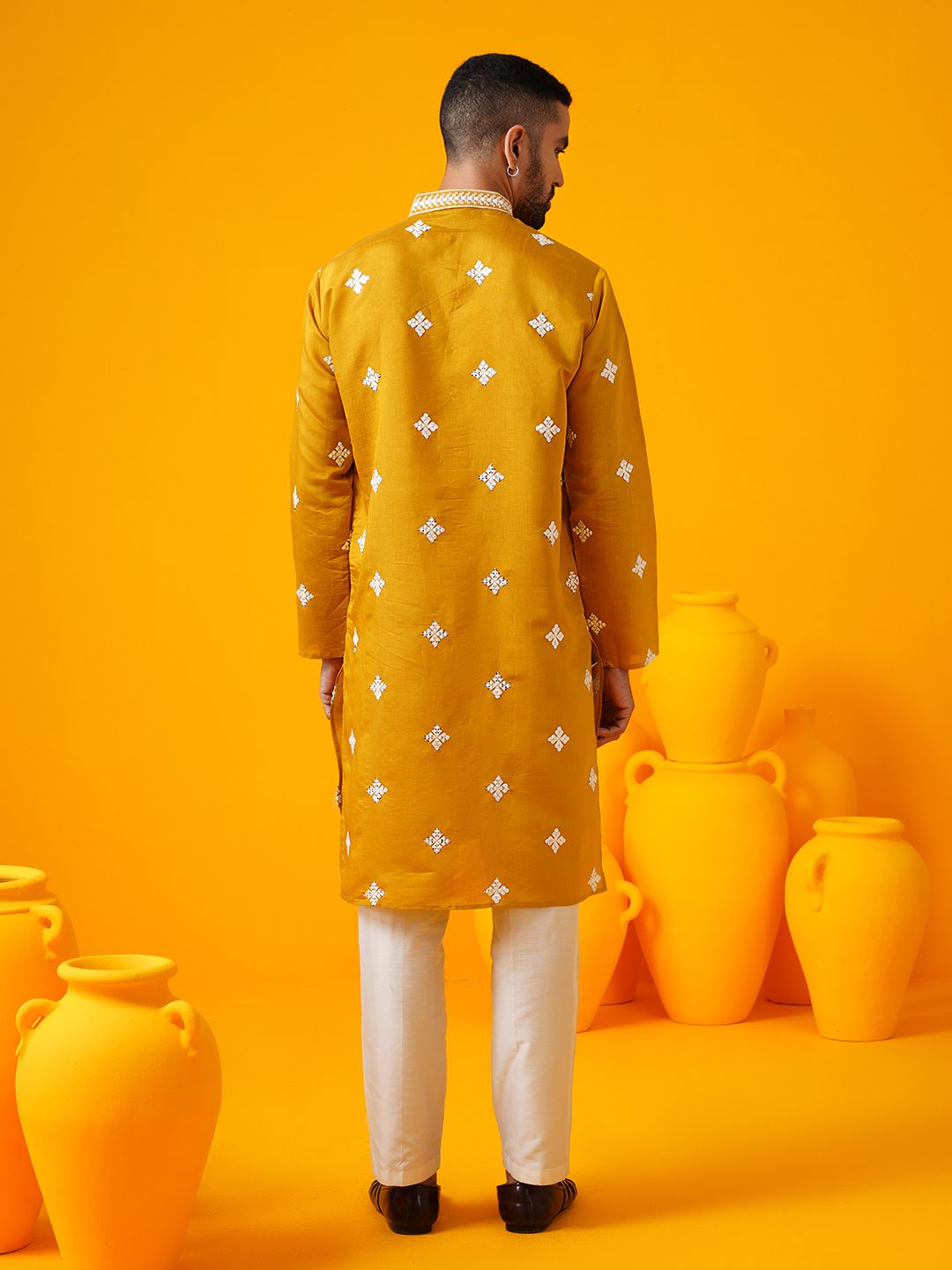 SOJANYA LUXE Floral Embroidered Mandarin Collar Sequinned Straight Kurta With Trouser