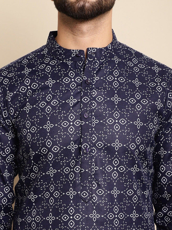 Motif Etnik Anouk Bercetak Kolar Jalur Kurta Biasa dengan Churidar