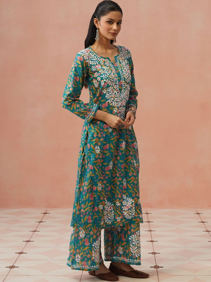 Rumah Wanita Chikankari Bercetak Kurta Chikankari Biasa dengan Seluar