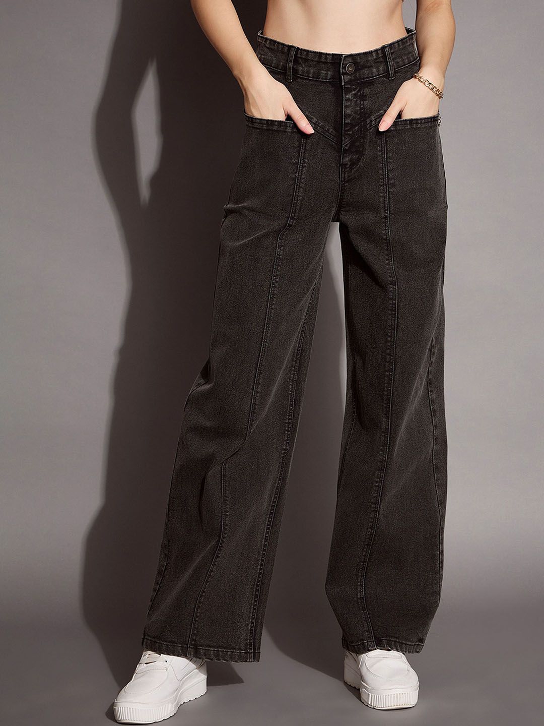 SASSAFRAS BASICS Women Comfort Straight Fit High-Rise Low Distress Stretchable Jeans