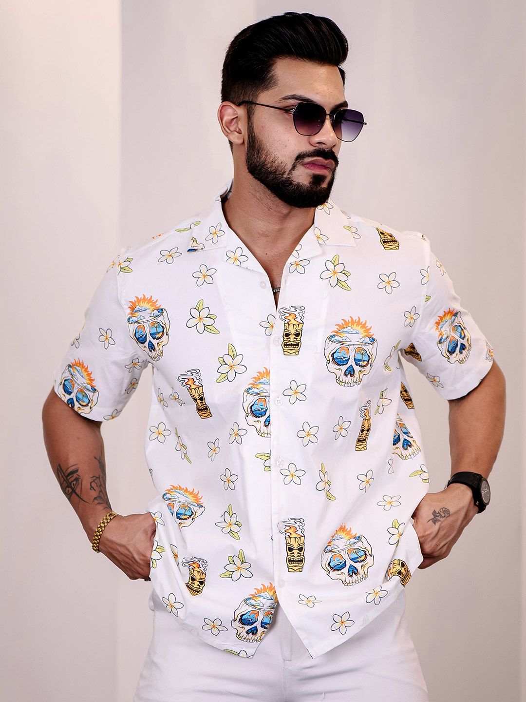 Eszett Floral Printed Spread Collar Baju Kapas Lengan Pendek