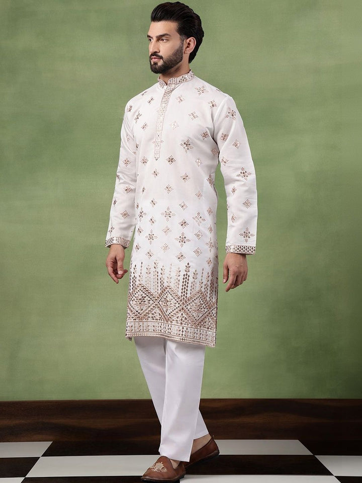 SOJANYA Men Bandhani Embroidered Mirror Work Kurta