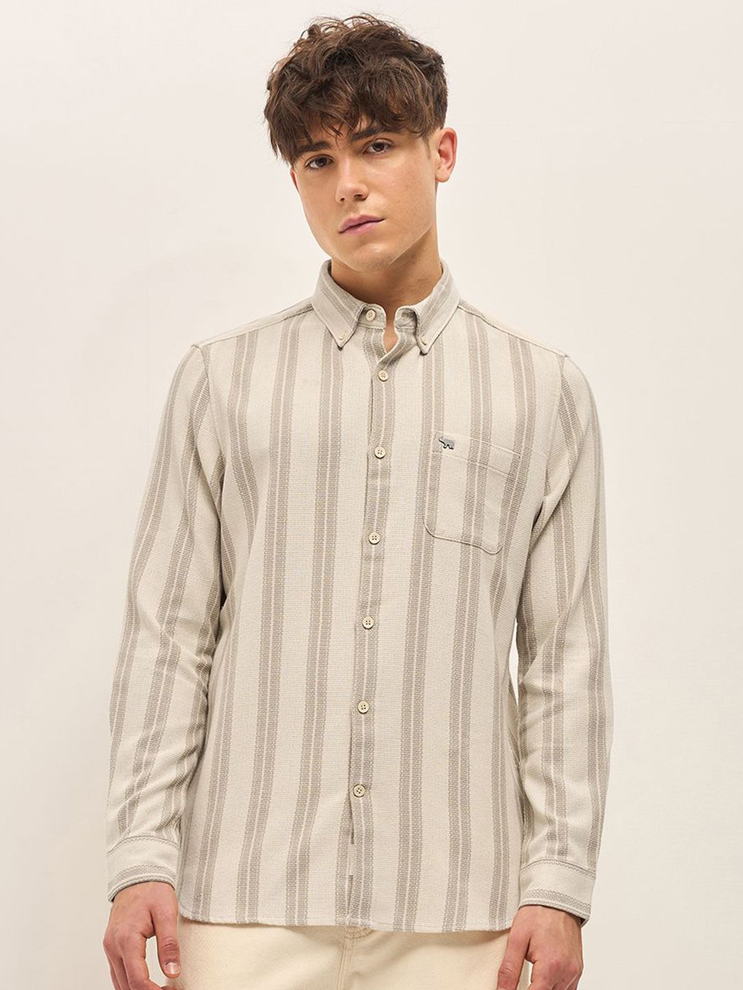 THE BEAR HOUSE Men Button-Down Collar Vertical Striped Slim Fit Casual Shirt