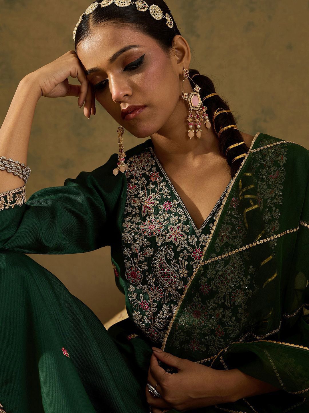Indo Era Embroidered Zari Work Regular Sleeves A-line Shape V-Neck Liva Kurta Set