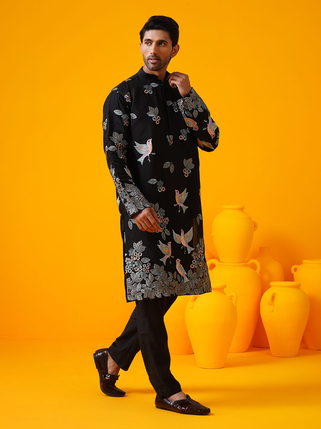 SOJANYA LUXE Floral Embroidered Mandarin Collar Straight Kurta With Trouser
