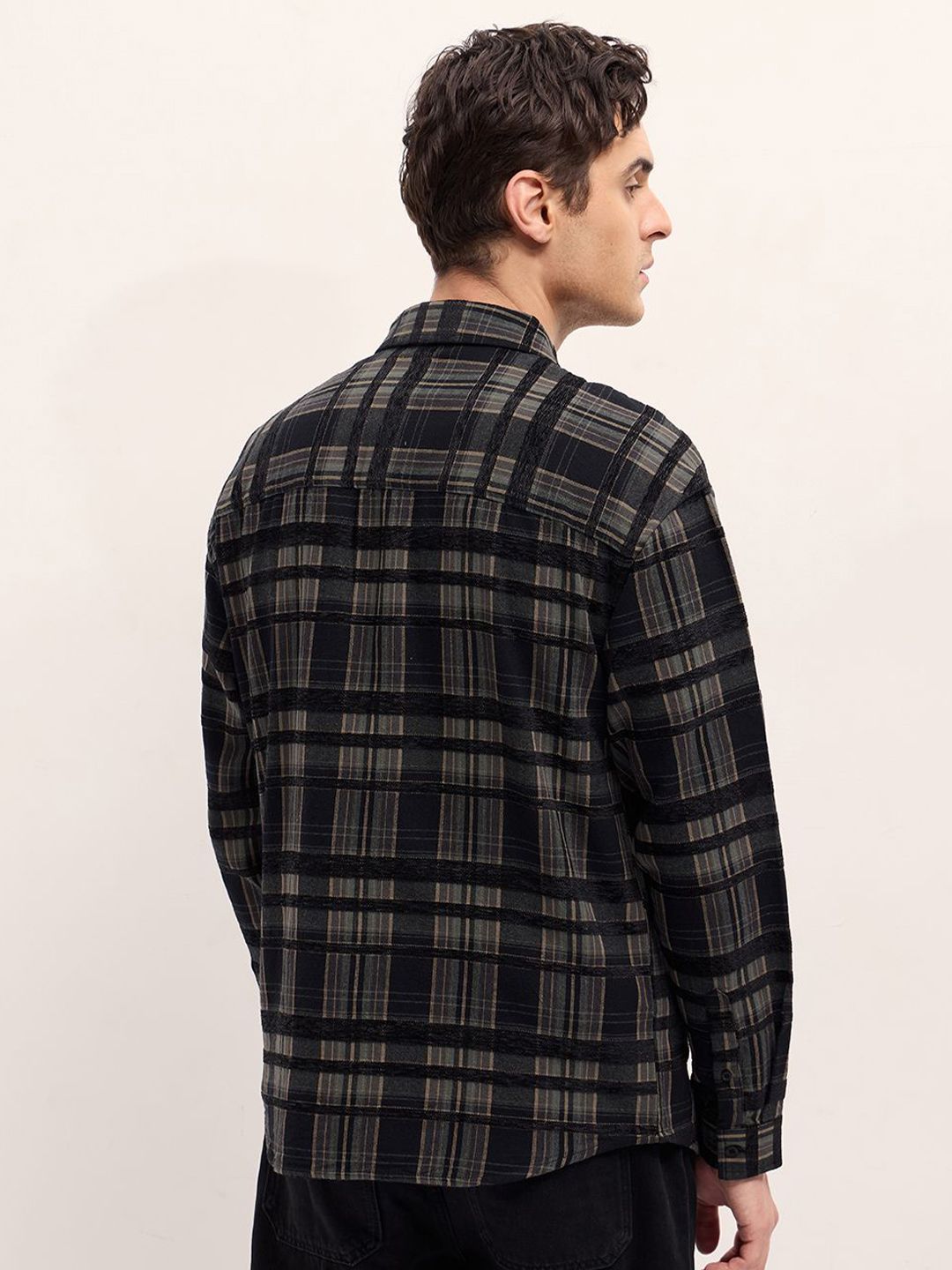 THE BEAR HOUSE Men Relaxed Fit Spread Collar Vertical Striped Casual Shirt