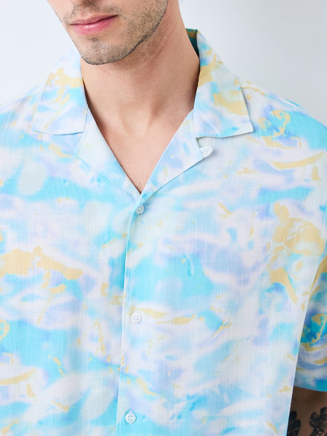 SPYKAR Men Relaxed Fit Cuban Collar Abstract Printed Cotton Casual Shirt