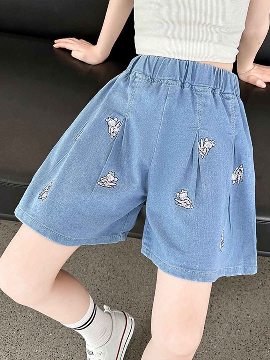 YK Girls Graphic Printed Loose Fit Mid-Rise Denim Shorts