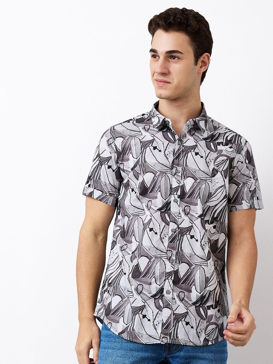 SPYKAR Men Spread Collar Abstract Printed Cotton Casual Shirt